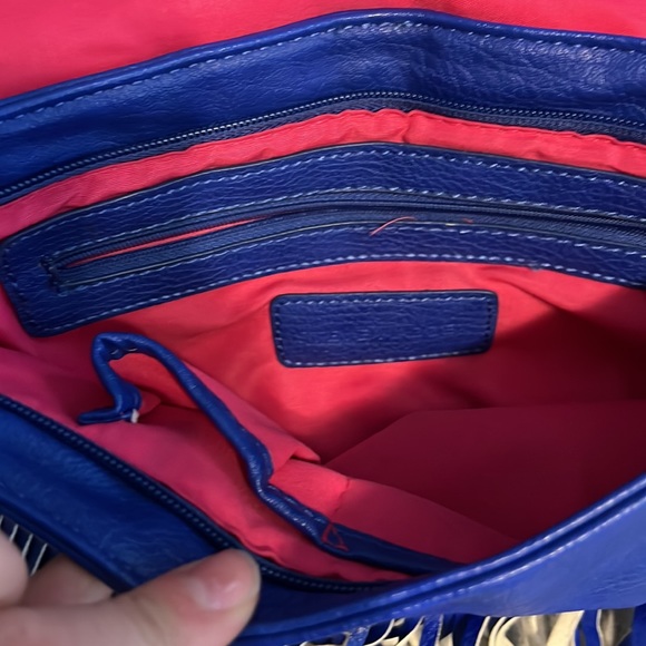 Steve Madden cross body bag blue and white fringe cross body purse. Used - Picture 7 of 8
